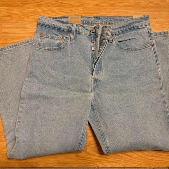 Levi’s Womens Straight Jeans 501 cropped 32x26 - Picture 2 of 5